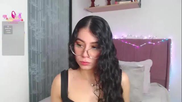 Image 6 of gabrielarossa Stream on Chaturbate on 18 days ago