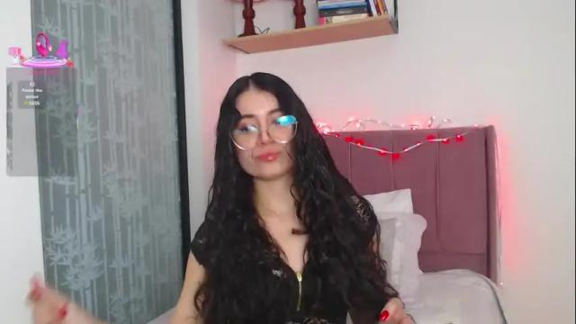 Image 12 of gabrielarossa Stream on Chaturbate on 16 days ago