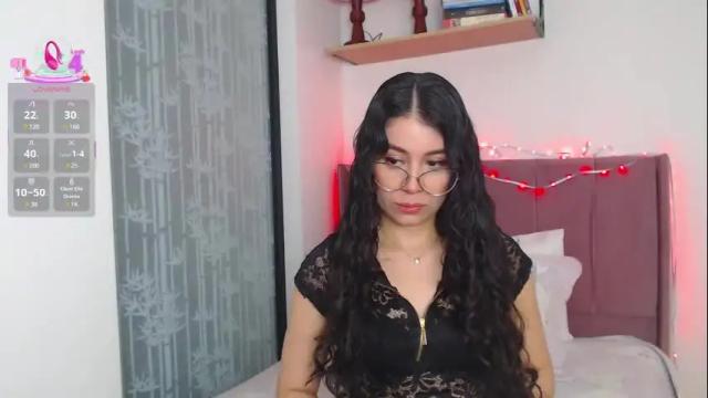 Image 3 of gabrielarossa Stream on Chaturbate on 16 days ago