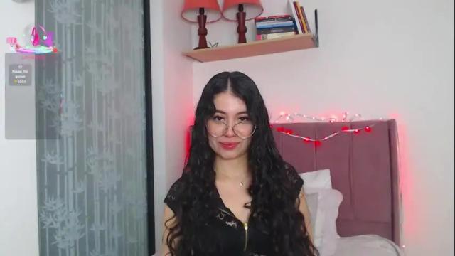Image 7 of gabrielarossa Stream on Chaturbate on 16 days ago