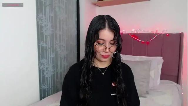 Image 12 of gabrielarossa Stream on Chaturbate on 9 days ago