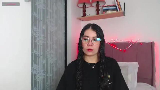 Image 2 of gabrielarossa Stream on Chaturbate on 9 days ago