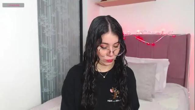Image 8 of gabrielarossa Stream on Chaturbate on 9 days ago