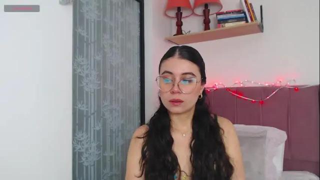 Image 12 of gabrielarossa Stream on Chaturbate on 6 days ago