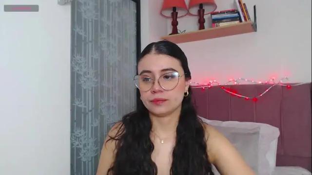 Image 4 of gabrielarossa Stream on Chaturbate on 6 days ago