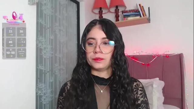 Image 3 of gabrielarossa Stream on Chaturbate on 4 days ago