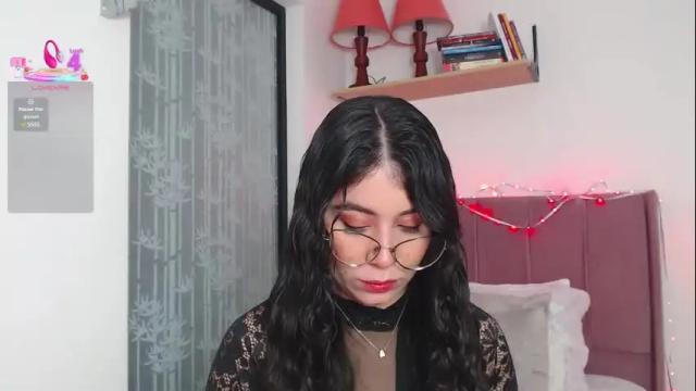 Image 4 of gabrielarossa Stream on Chaturbate on 4 days ago