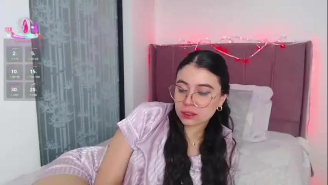 Image 11 of gabrielarossa Stream on Chaturbate on 3 days ago