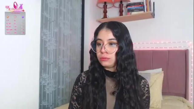 Image 2 of gabrielarossa Stream on Chaturbate on 2 months ago