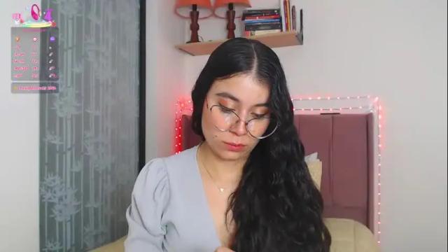 Image 4 of gabrielarossa Stream on Chaturbate on 2 months ago