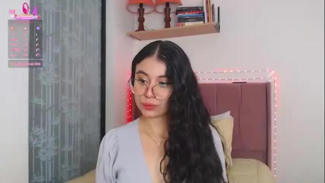 Image 8 of gabrielarossa Stream on Chaturbate on 2 months ago