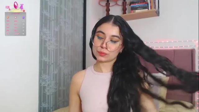 Image 12 of gabrielarossa Stream on Chaturbate on 2 months ago