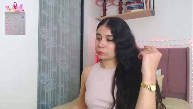 Image 8 of gabrielarossa Stream on Chaturbate on 2 months ago