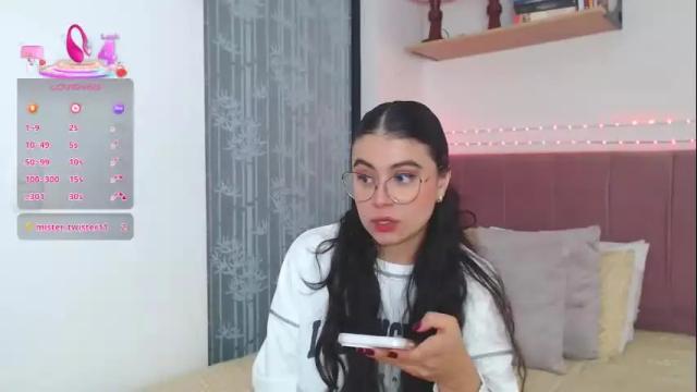 Image 10 of gabrielarossa Stream on Chaturbate on 1 month ago