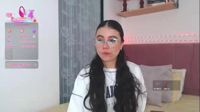 Image 12 of gabrielarossa Stream on Chaturbate on 1 month ago