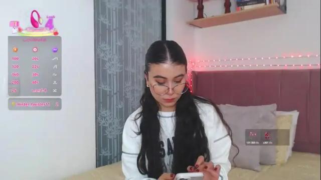 Image 6 of gabrielarossa Stream on Chaturbate on 1 month ago
