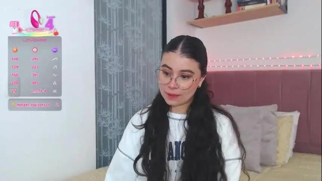 Image 8 of gabrielarossa Stream on Chaturbate on 1 month ago