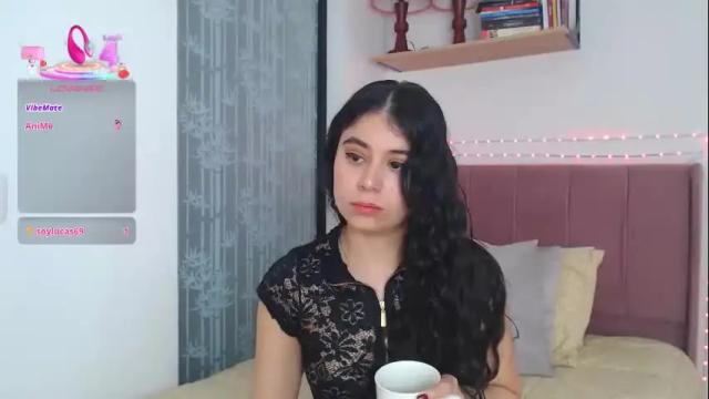 Image 6 of gabrielarossa Stream on Chaturbate on 1 month ago