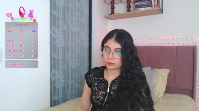 Image 8 of gabrielarossa Stream on Chaturbate on 1 month ago