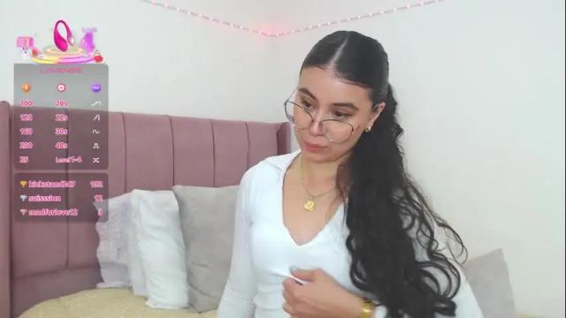 Image 4 of gabrielarossa Stream on Chaturbate on 1 month ago