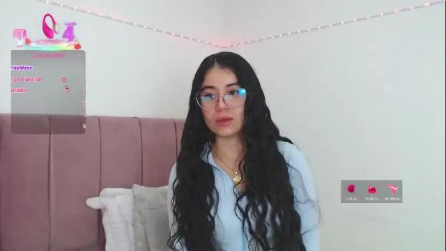 Image 2 of gabrielarossa Stream on Chaturbate on 1 month ago