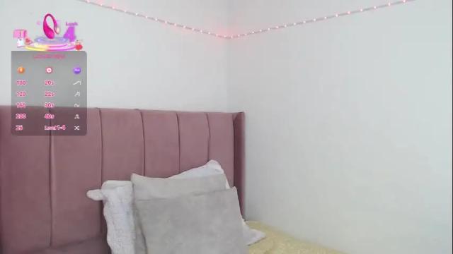 Image 4 of gabrielarossa Stream on Chaturbate on 1 month ago