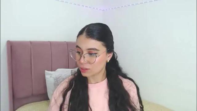 Image 4 of gabrielarossa Stream on Chaturbate on 1 month ago