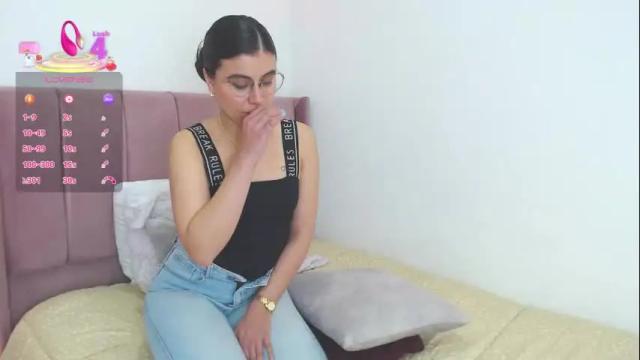 Image 11 of gabrielarossa Stream on Chaturbate on 28 days ago