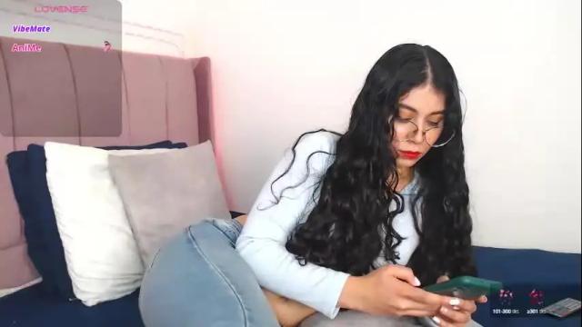 Image 2 of gabrielarossa Stream on Chaturbate on 6 days ago