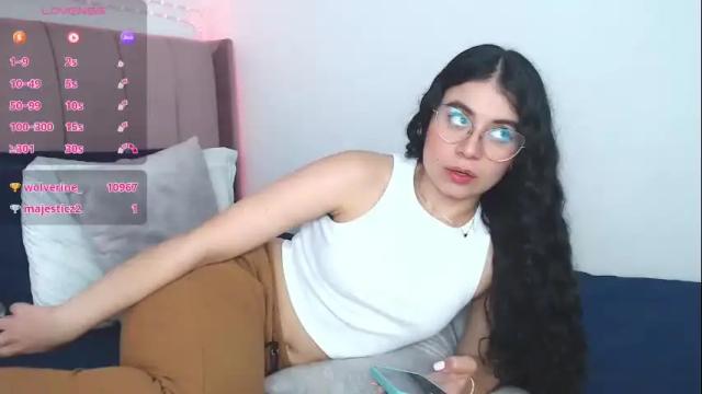 Image 2 of gabrielarossa Stream on Chaturbate on 5 days ago