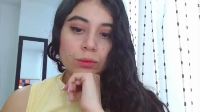 Image 3 of gabrielarossa Stream on Chaturbate on 2 days ago