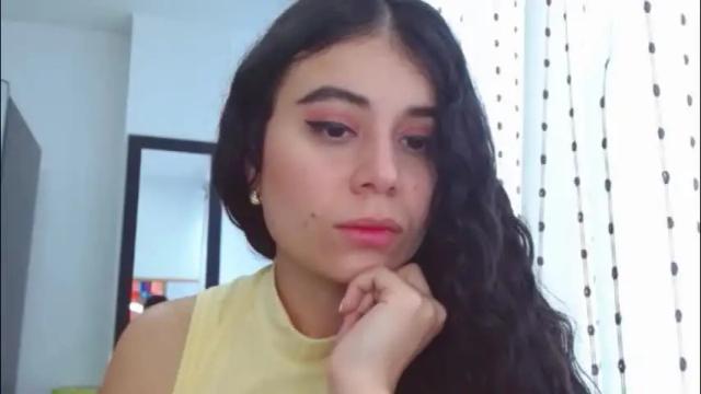 Image 6 of gabrielarossa Stream on Chaturbate on 2 days ago