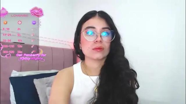 Image 10 of gabrielarossa Stream on Chaturbate on 25 days ago