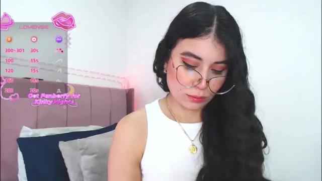 Image 11 of gabrielarossa Stream on Chaturbate on 25 days ago