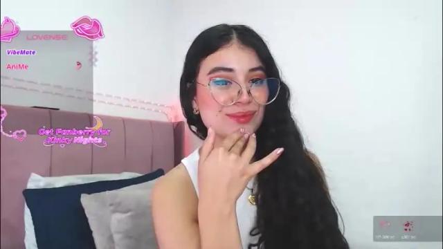 Image 12 of gabrielarossa Stream on Chaturbate on 25 days ago