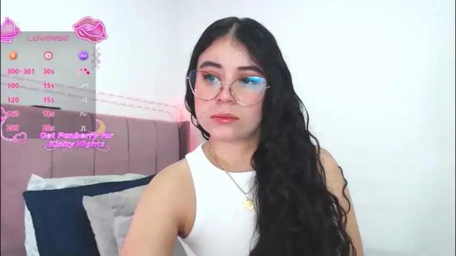 Image 2 of gabrielarossa Stream on Chaturbate on 25 days ago