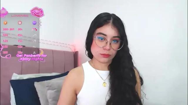 Image 4 of gabrielarossa Stream on Chaturbate on 25 days ago