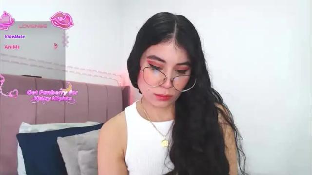 Image 7 of gabrielarossa Stream on Chaturbate on 25 days ago