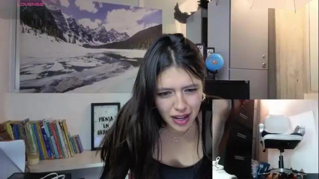 Image 8 of gabriella_gh Stream on Chaturbate on 3 months ago