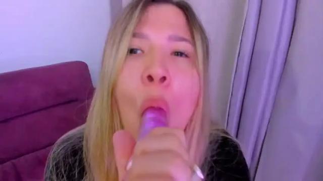 Image 2 of gabriella_james Stream on Chaturbate on 15 months ago