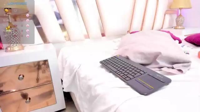 Image 7 of gabriella_james Stream on Chaturbate on 14 months ago