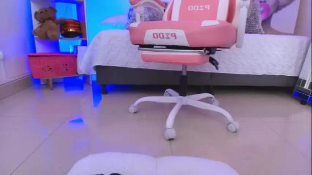 Image 3 of gabriella_leens Stream on Chaturbate on 1 month ago