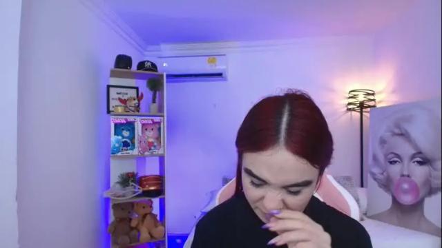 Image 2 of gabriella_leens Stream on Chaturbate on 1 month ago