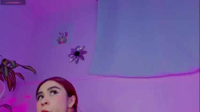 Image 4 of gabriella_leens Stream on Chaturbate on 14 days ago
