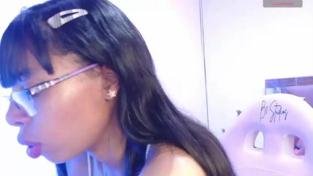 Image 2 of gabriella_tay Stream on Chaturbate on 17 months ago