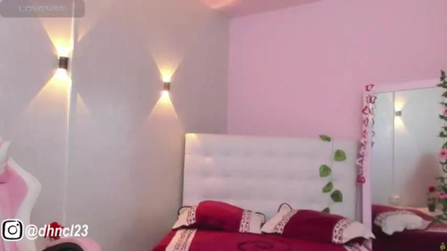 Image 3 of gabriellahoney18 Stream on Chaturbate on 12 months ago
