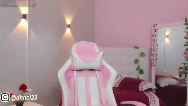 Image 6 of gabriellahoney18 Stream on Chaturbate on 12 months ago