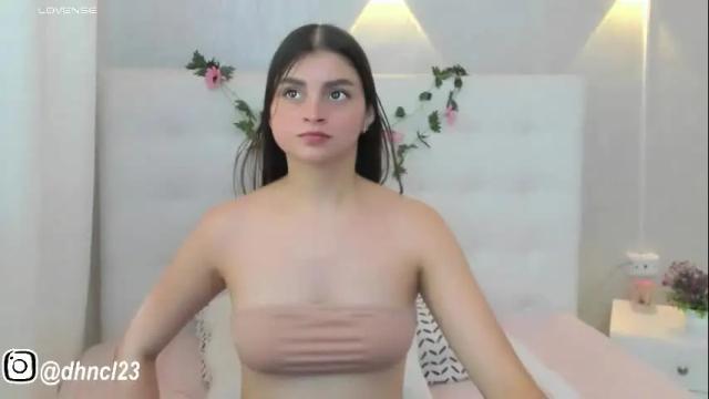 Image 3 of gabriellahoney18 Stream on Chaturbate on 14 days ago