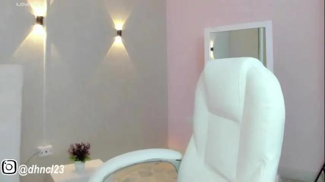 Image 7 of gabriellahoney18 Stream on Chaturbate on 1 month ago