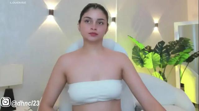 Image 10 of gabriellahoney18 Stream on Chaturbate on 1 month ago